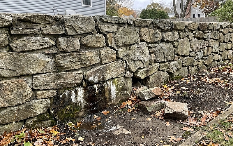 Signs Your Stone Retaining Wall in Warwick Needs Some Attention
